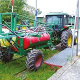 Očista postřikovače po aplikaci může snížit riziko kontaminace vody Očista postřikovače po aplikaci může snížit riziko kontaminace vody