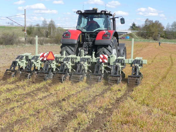 Př&iacute;prava p&aacute;sů po ozim&eacute;m žitu