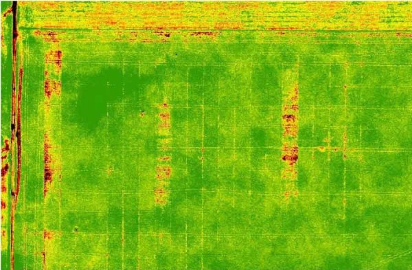Obr. 10: NDVI index pro pokus ve Valdicích, 10. 5. 2018 po dešti; vláha způsobila zlepšení fotosyntézy i na napadených rostlinách Obr. 10: NDVI index pro pokus ve Valdicích, 10. 5. 2018 po dešti; vláha způsobila zlepšení fotosyntézy i na napadených rostlinách