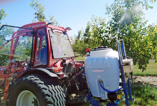 Postrek orechov proti vrtivke orechovej