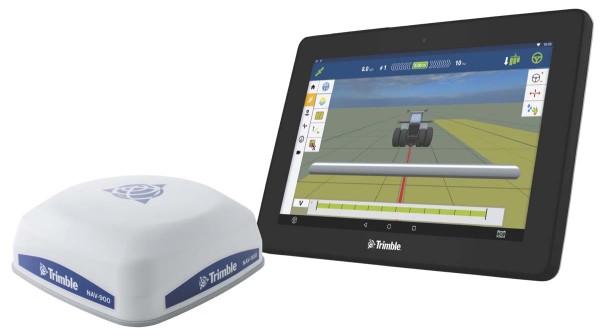 Obr. 1: GFX-750 s&nbsp;autopilotem může automaticky ot&aacute;čet stroj na souvrati