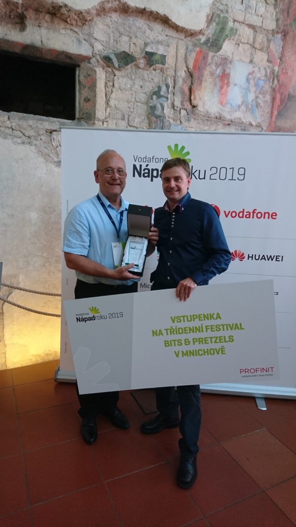 Oceněn&iacute; převzali zakladatel&eacute; společnosti - Ing. Luděk Nov&aacute;k a&nbsp;Ing. Jan Semr&aacute;d