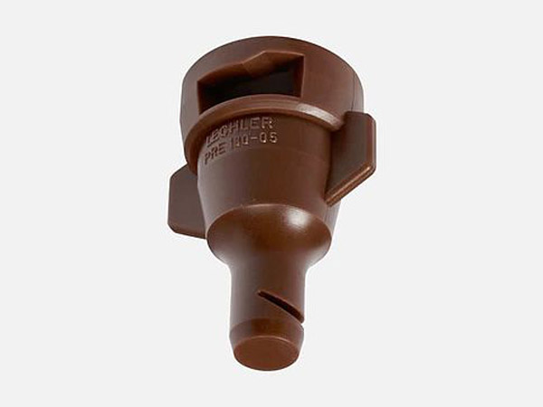 Tryska PRE firmy Lechler pro preemergentn&iacute; aplikace herbicidů