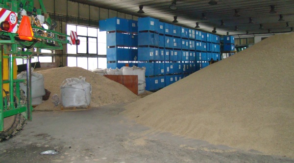 Nevyhovuj&iacute;c&iacute; skladov&eacute; prostory pro uskladněn&iacute; obil&iacute;